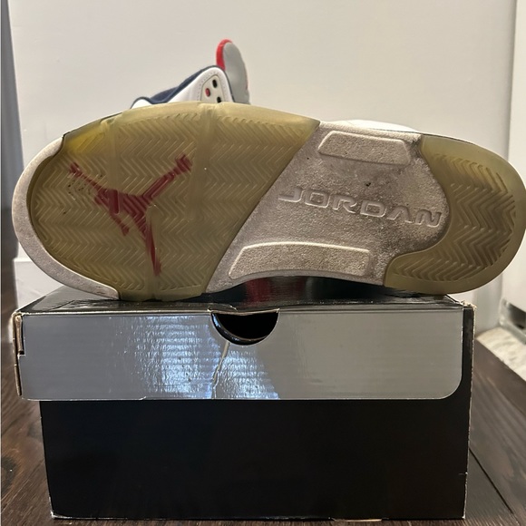 Air Jordan 5 - Picture 3 of 4